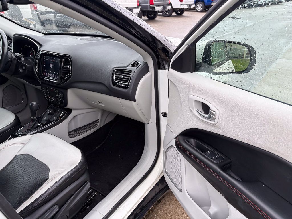 Used 2020 Jeep Compass Limited AWD/4WD image 16
