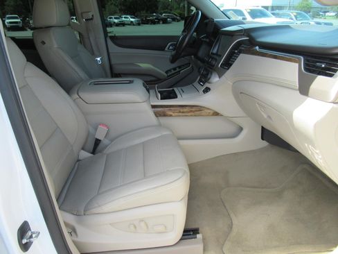Used 2015 GMC Yukon Denali w/ Premium Package RWD image 10