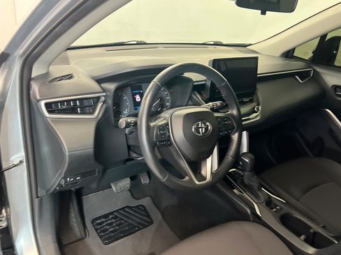 Used 2023 Toyota Corolla Cross LE w/ Moonroof Package FWD image 16