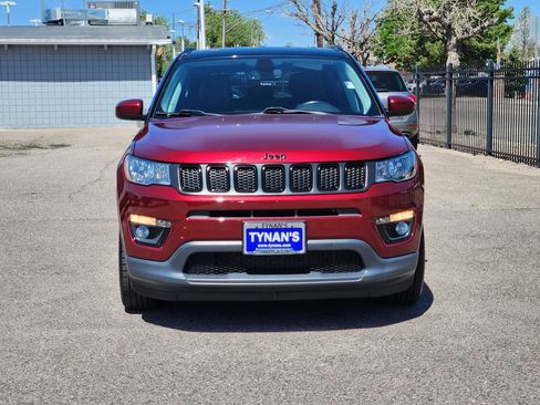 Used 2021 Jeep Compass Latitude FWD image 2