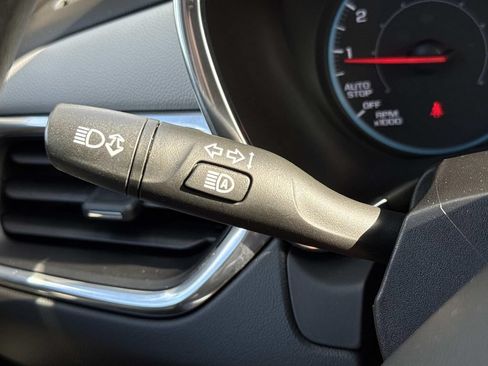 Used 2020 Chevrolet Equinox LS FWD image 11