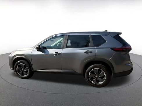 Used 2025 Nissan Rogue SV image 9