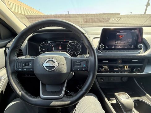 Certified 2025 Nissan Rogue SV image 22