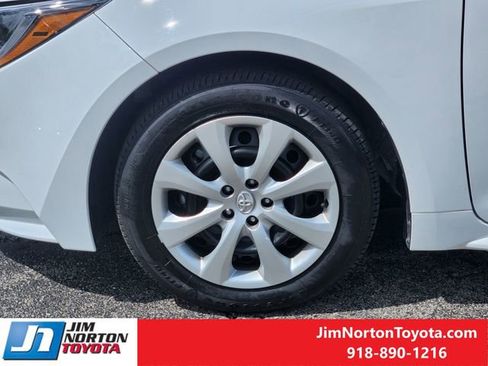 Used 2026 Toyota Corolla LE FWD image 12