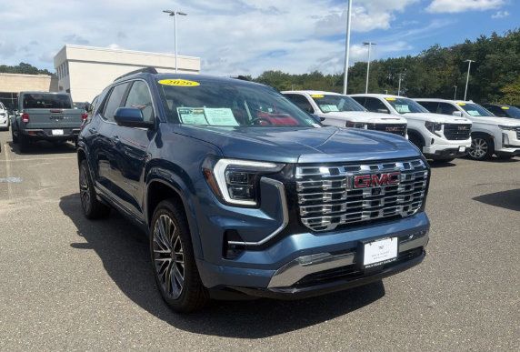 Used 2026 GMC Terrain Denali AWD/4WD image 7