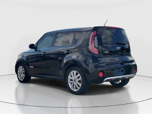 Used 2018 Kia Soul + FWD image 3
