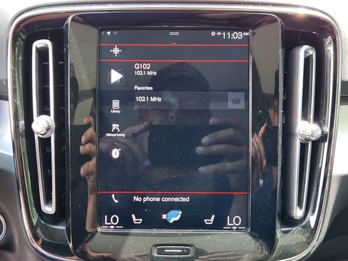 Used 2019 Volvo XC40 T5 Momentum AWD/4WD image 11
