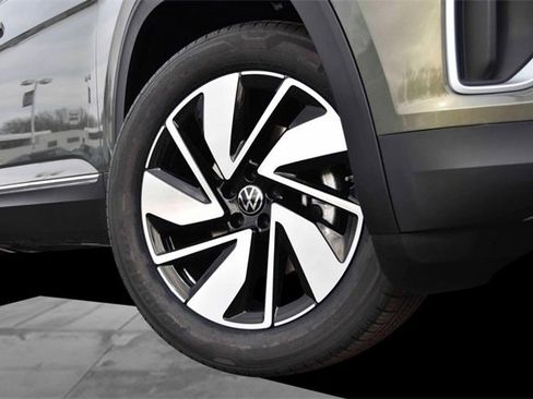 New 2026 Volkswagen Atlas SEL image 3