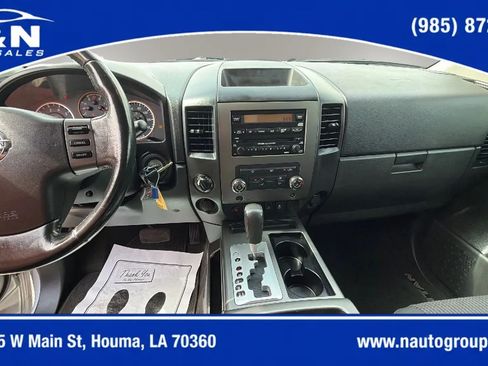 Used 2012 Nissan Titan SV w/ SV Value Truck Pkg AWD/4WD image 15