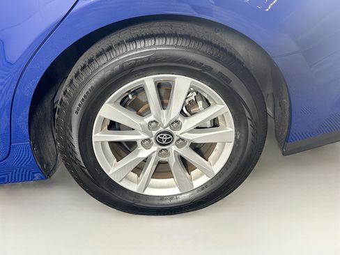 Used 2025 Toyota Camry LE FWD image 11