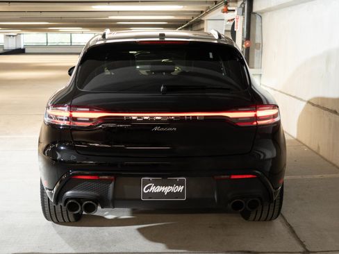 Certified 2023 Porsche Macan AWD/4WD image 10