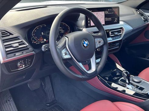 Used 2024 BMW X4 xDrive30i w/ Premium Package image 17