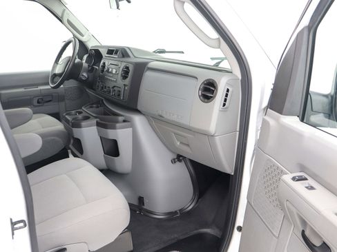 Used 2012 Ford E-350 and Econoline 350 XL w/ Interior Upgrade Pkg image 16