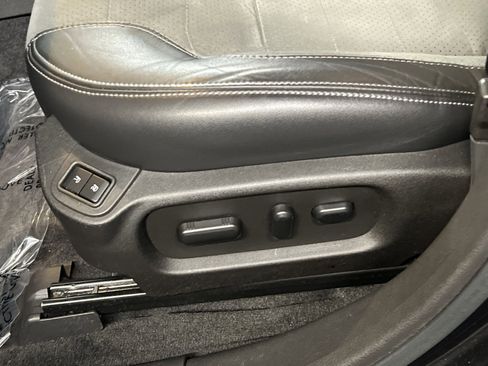 Certified 2018 Ford Taurus SHO w/ Driver Assist Package image 14