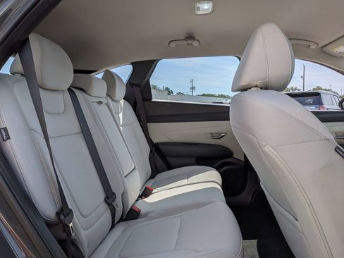 Used 2025 Hyundai Tucson SE FWD image 29