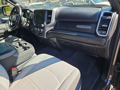 Used 2022 RAM 2500 Big Horn w/ Level C Equiment Group AWD/4WD image 17
