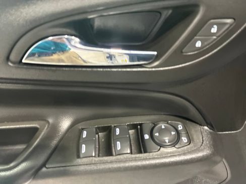 Used 2022 Chevrolet Equinox LT FWD image 17