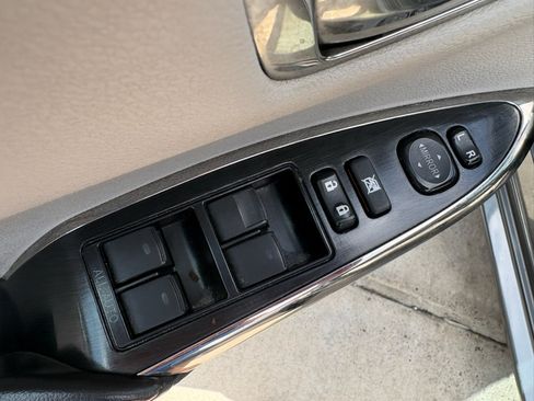 Used 2017 Toyota Avalon XLE FWD image 11