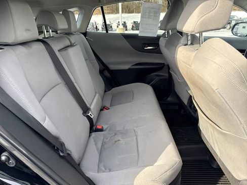 Used 2023 Toyota Venza LE image 11