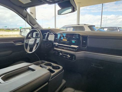 Used 2025 GMC Sierra 1500 SLT AWD/4WD image 26