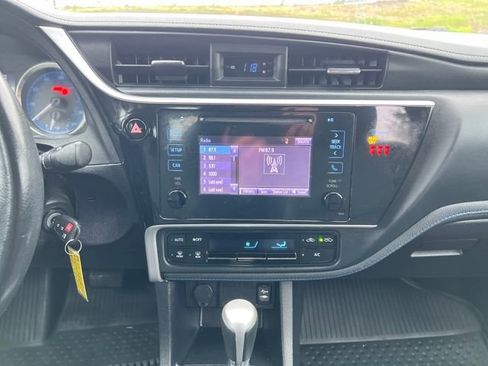 Used 2019 Toyota Corolla SE image 22