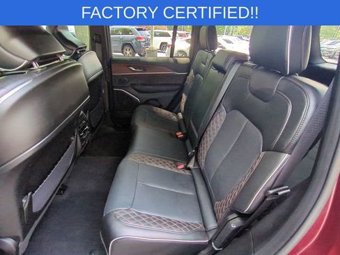 Certified 2025 Jeep Grand Cherokee Summit AWD/4WD image 32