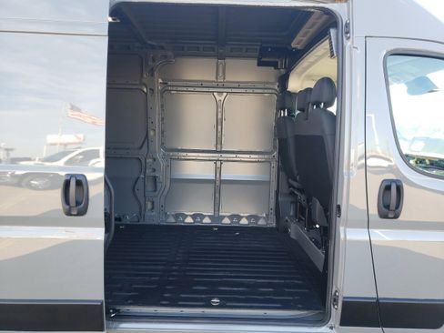 New 2026 RAM ProMaster 2500 w/ Convenience Group image 15