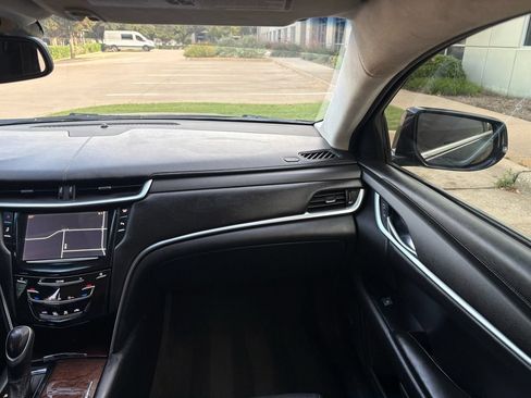 Used 2013 Cadillac XTS w/ Rear Seat Comfort Package FWD image 17