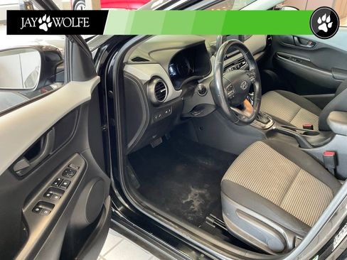 Used 2019 Hyundai Kona SEL image 9