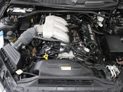 Used 2011 Hyundai Genesis 3.8 RWD image 23