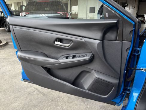 Used 2025 Nissan Sentra SV FWD image 15