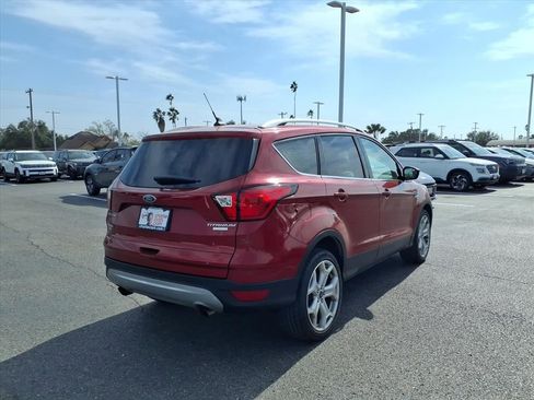 Used 2019 Ford Escape Titanium image 5