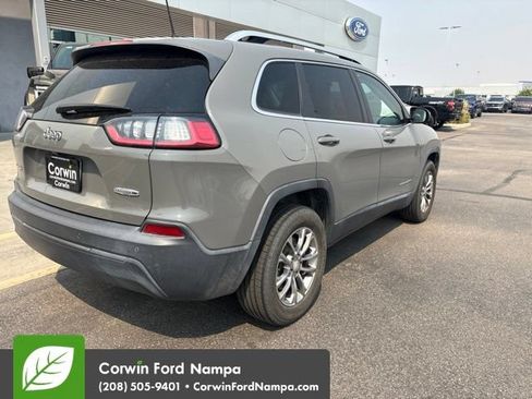Used 2020 Jeep Cherokee Latitude Plus w/ Cold Weather Group AWD/4WD image 3