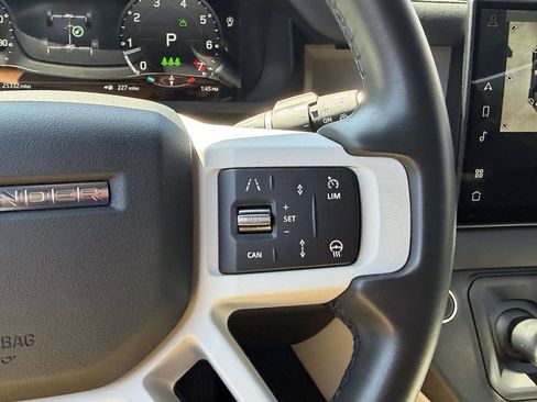 Used 2025 Land Rover Defender 110 S AWD/4WD image 30