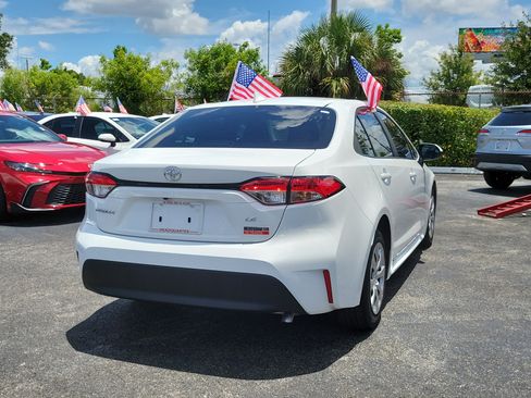Used 2026 Toyota Corolla LE FWD image 11
