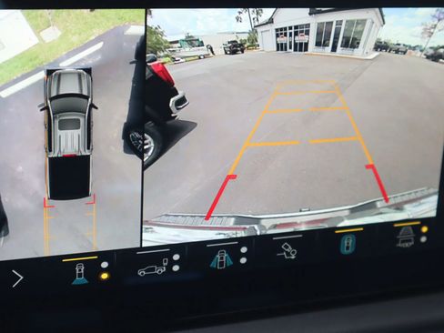 Used 2022 GMC Sierra 1500 AT4 w/ AT4 Premium Package image 15