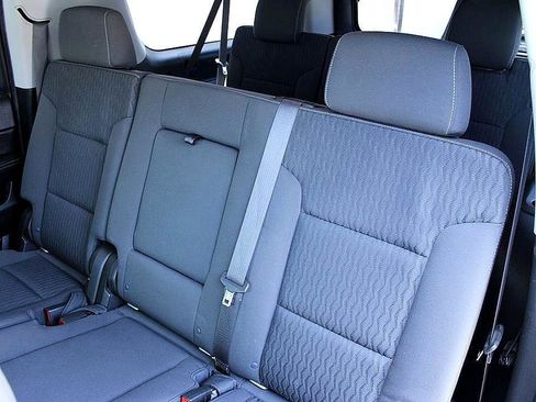 Used 2017 GMC Yukon XL SLE w/ SLE Value Package image 14