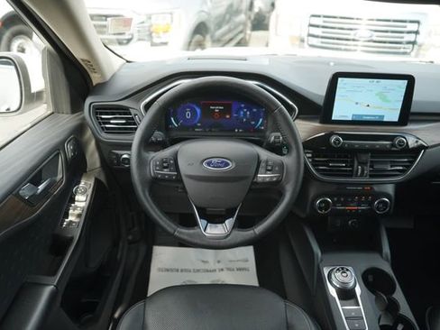 Certified 2020 Ford Escape Titanium w/ Titanium Premium Package 2.0 AWD/4WD image 22