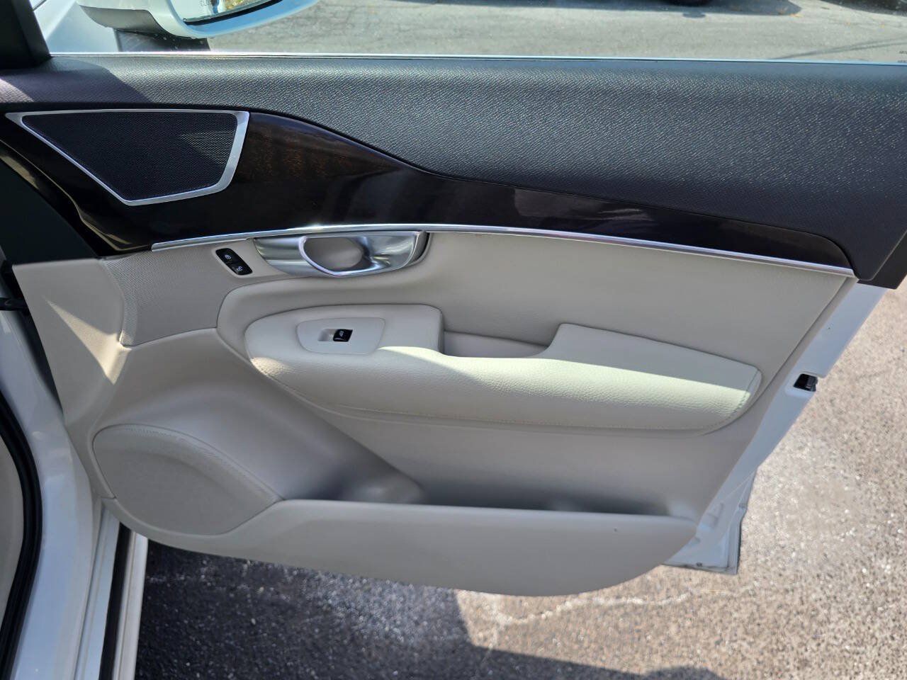 Used 2019 Volvo XC90 T6 Momentum w/ Advanced Package AWD/4WD image 33