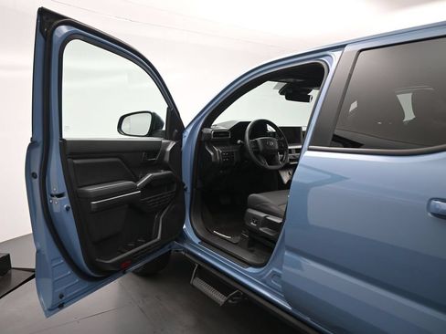 Used 2026 Toyota Tacoma SR5 AWD/4WD image 9