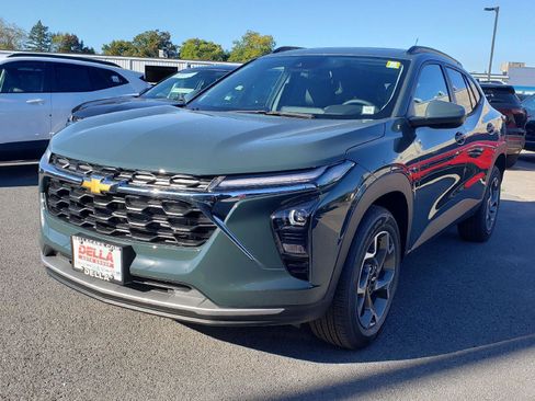 New 2026 Chevrolet Trax LT w/ Sunroof Package image 1