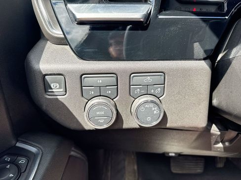 Used 2024 Chevrolet Silverado 2500 LT AWD/4WD image 19