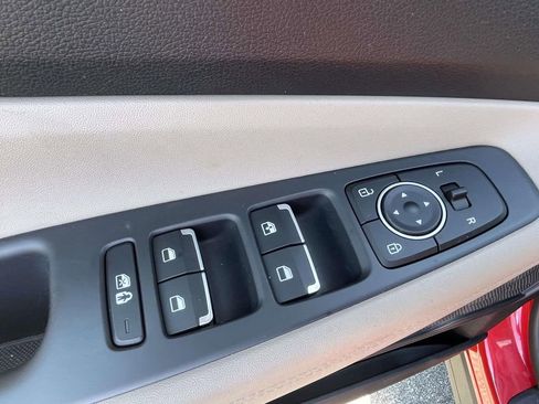 Used 2023 Hyundai Santa Fe SE w/ Cargo Package AWD/4WD image 17