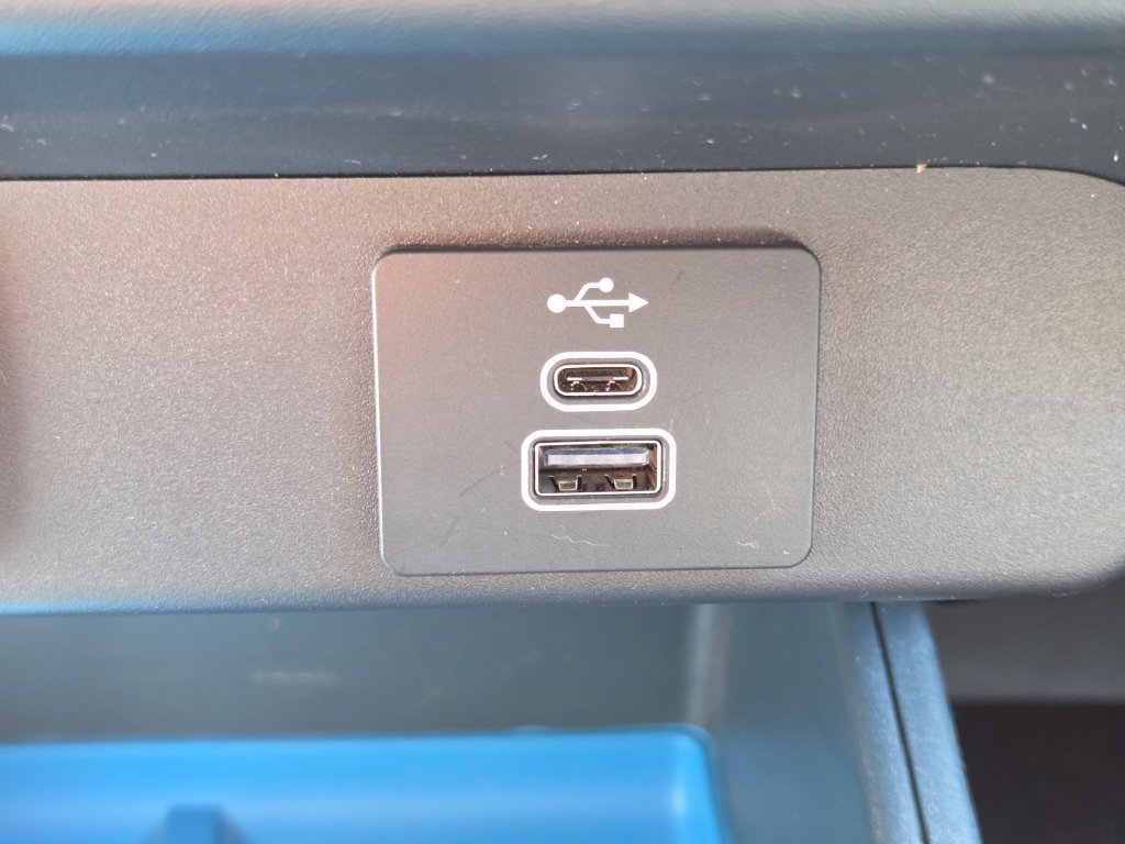 Used 2025 Ford Maverick XLT w/ Equipment Group 301A AWD/4WD image 13