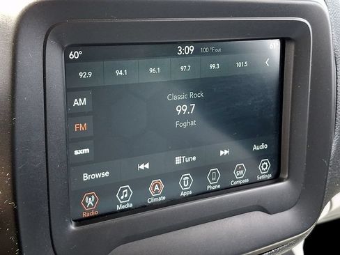 Used 2020 Jeep Renegade Latitude w/ Popular Equipment Group FWD image 16