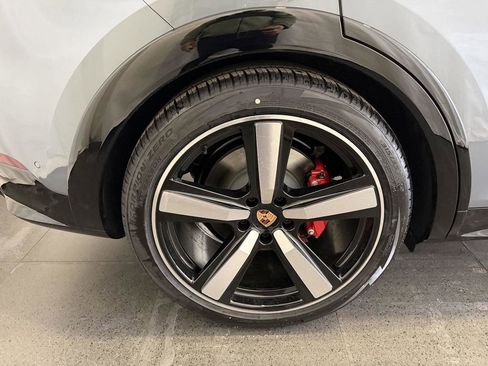 New 2026 Porsche Cayenne GTS AWD/4WD image 12