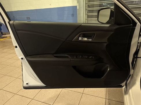 Used 2017 Honda Accord Sport Special Edition image 56