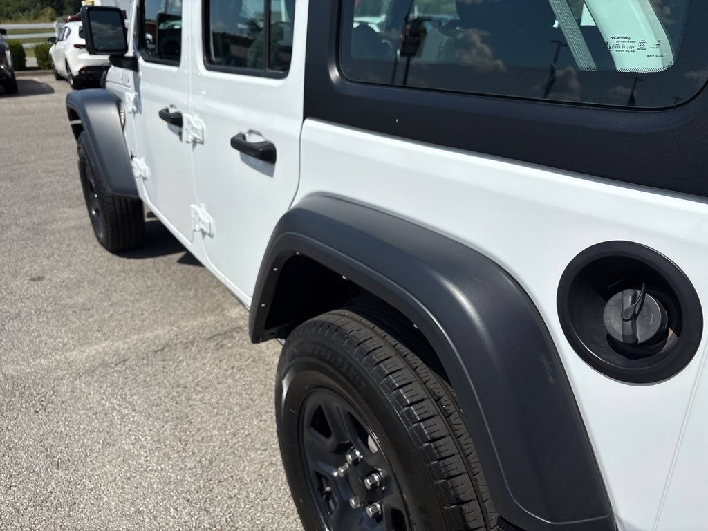 Used 2024 Jeep Wrangler Unlimited Sport AWD/4WD image 16