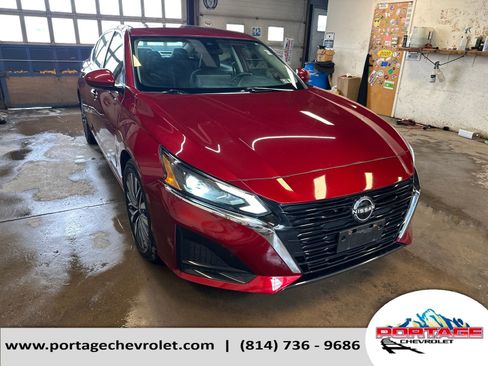Used 2023 Nissan Altima 2.5 SV w/ SV Premium Package image 8