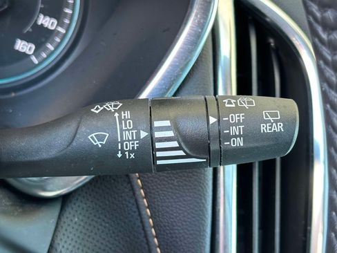 Used 2021 Chevrolet Equinox Premier AWD/4WD image 25